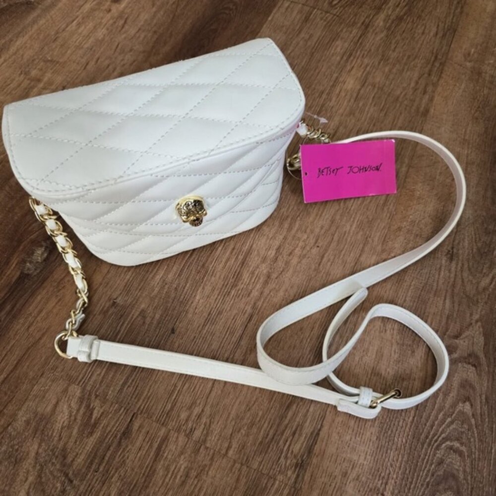 NWT BETSEY JOHNSON XOVIOLA WHITE Skull Faux Leather Quilted Geometric Crossbody - Picture 3 of 16